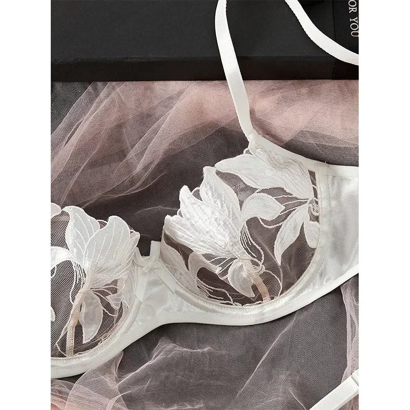 2024 Women Sexy Lingerie Bra Underwear Set Cute Bow Ultrathin Lace Lingerie Set Temptati Hot Outfits for Pretty Girls